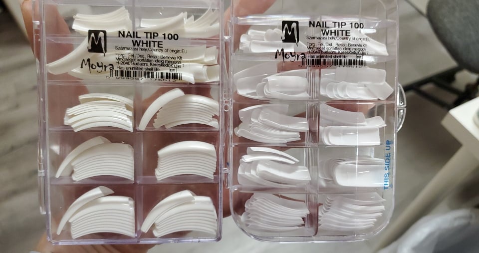 Moyra Tip Box 100 pcs - White - half cover